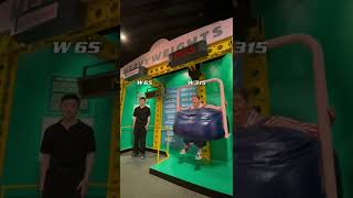 ギネス記録美術館で規格外の人類と競ってみた！(ハリウッド)#shorts