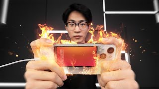 携帯電話を使いながら充電するとバッテリーが消耗しますか?