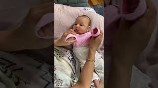 Cutest Baby Laughing with Mom 😂Heartwarming Playtime Moments! #BabyLaughs #MomAndBaby  #CuteMoments