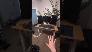 デスクか離婚か？ #ショートパンツ #スタンディングデスク #flexispot